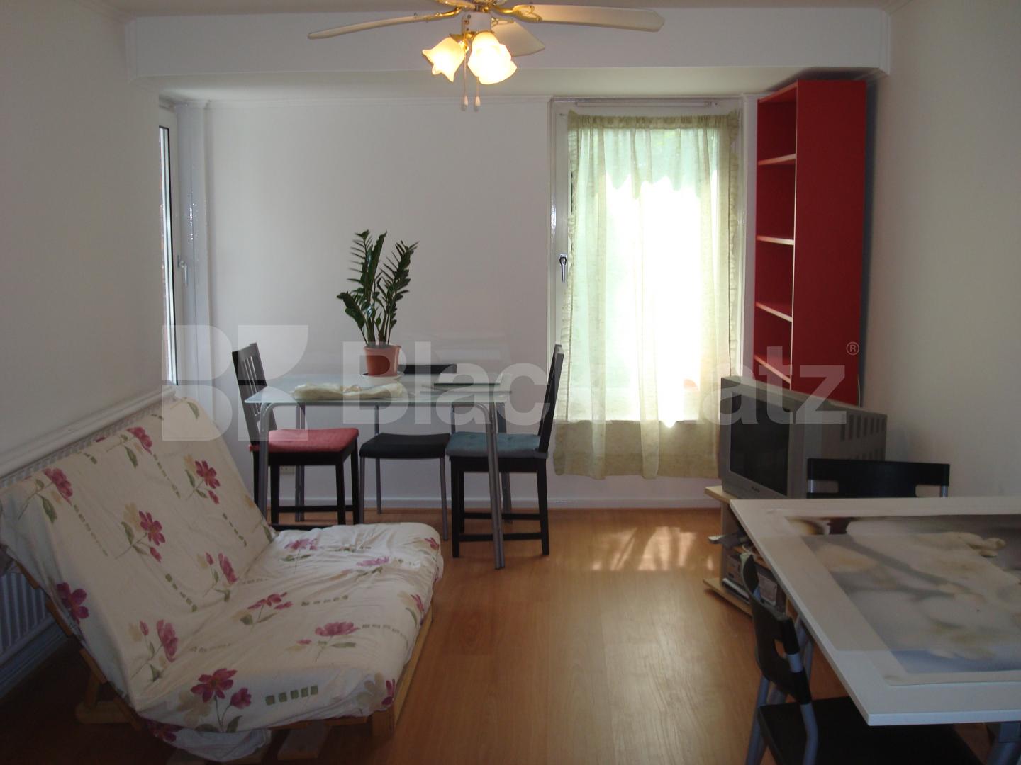 			GREAT LOCATION!!!!!, 1 Bedroom, 1 bath, 1 reception Flat			 Staveley Close, Camden Borders